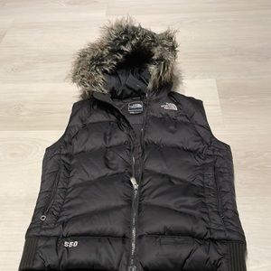 The North Face puffer vest M women with removable fur hood